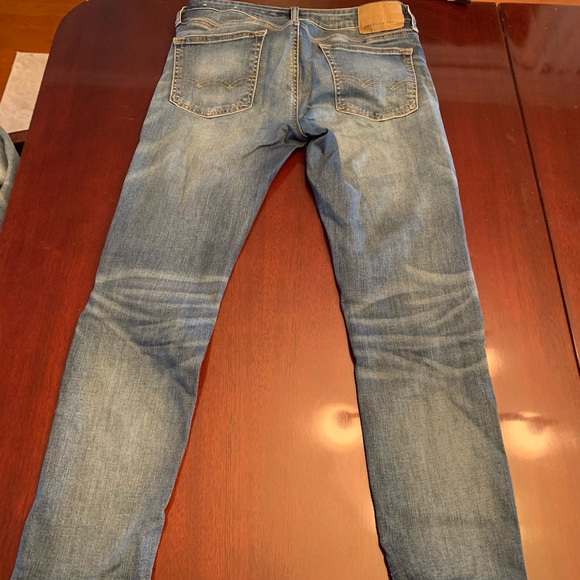 Medium wash American eagle skinny jeans - Picture 3 of 3